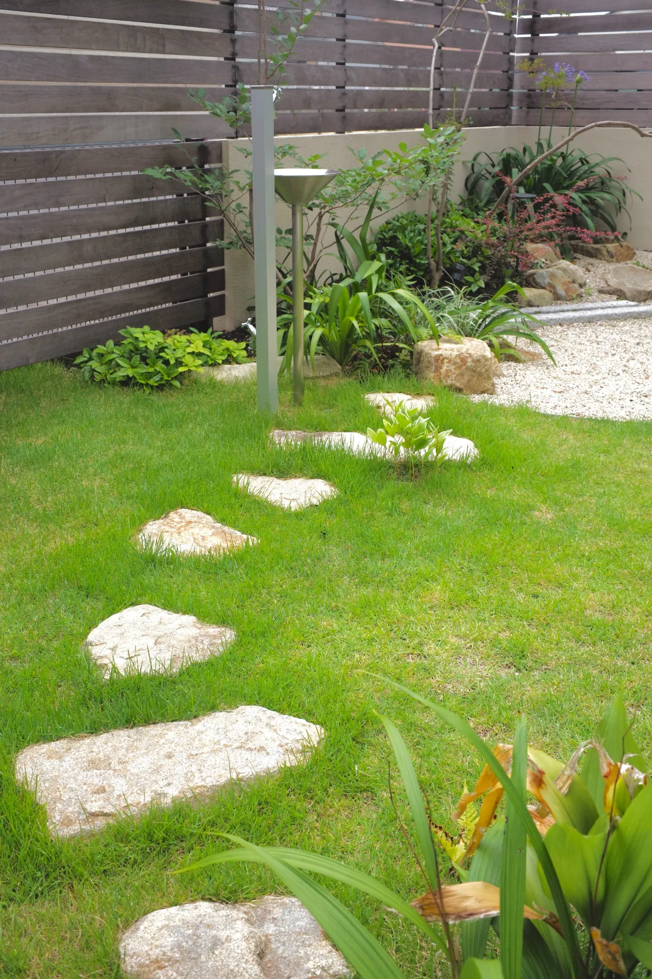 vol.15 東近江市｜芝生のプライベートガーデン | WARMS