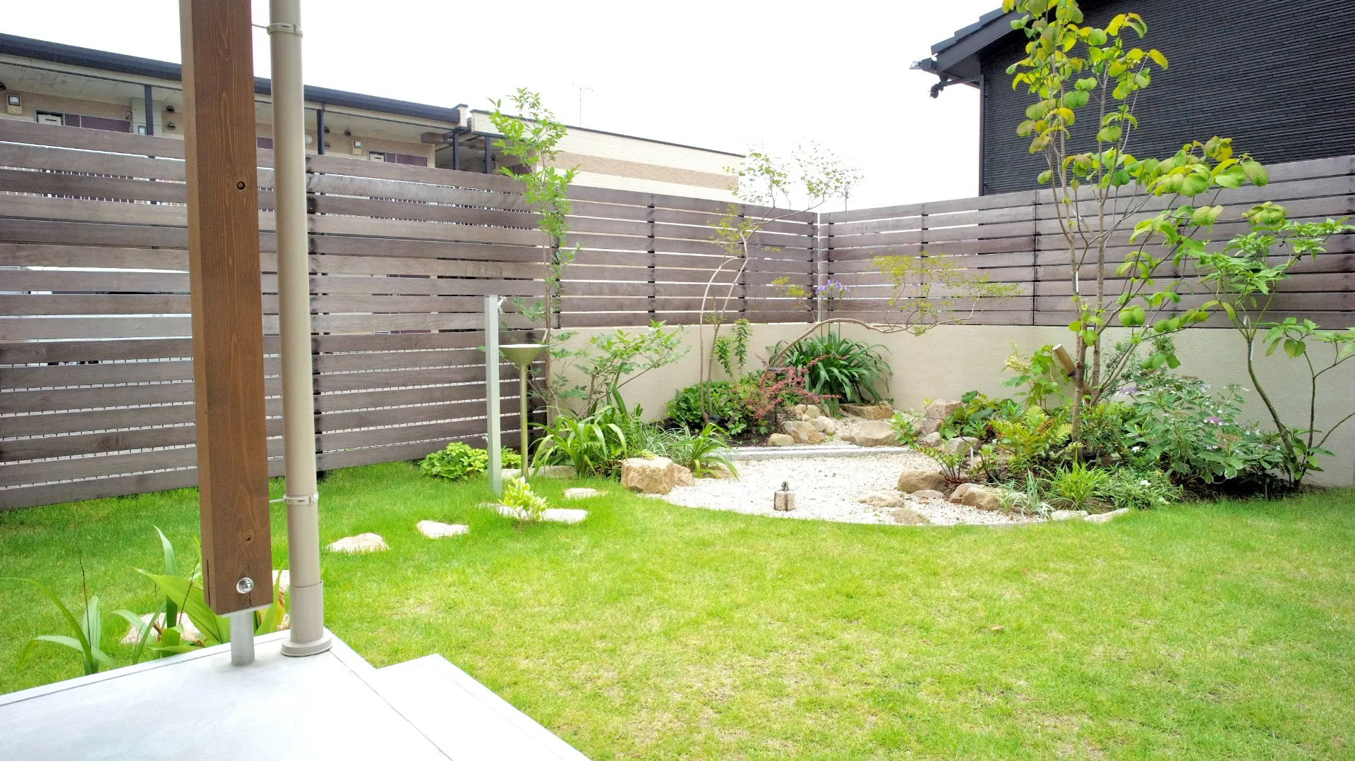 vol.15 東近江市｜芝生のプライベートガーデン | WARMS