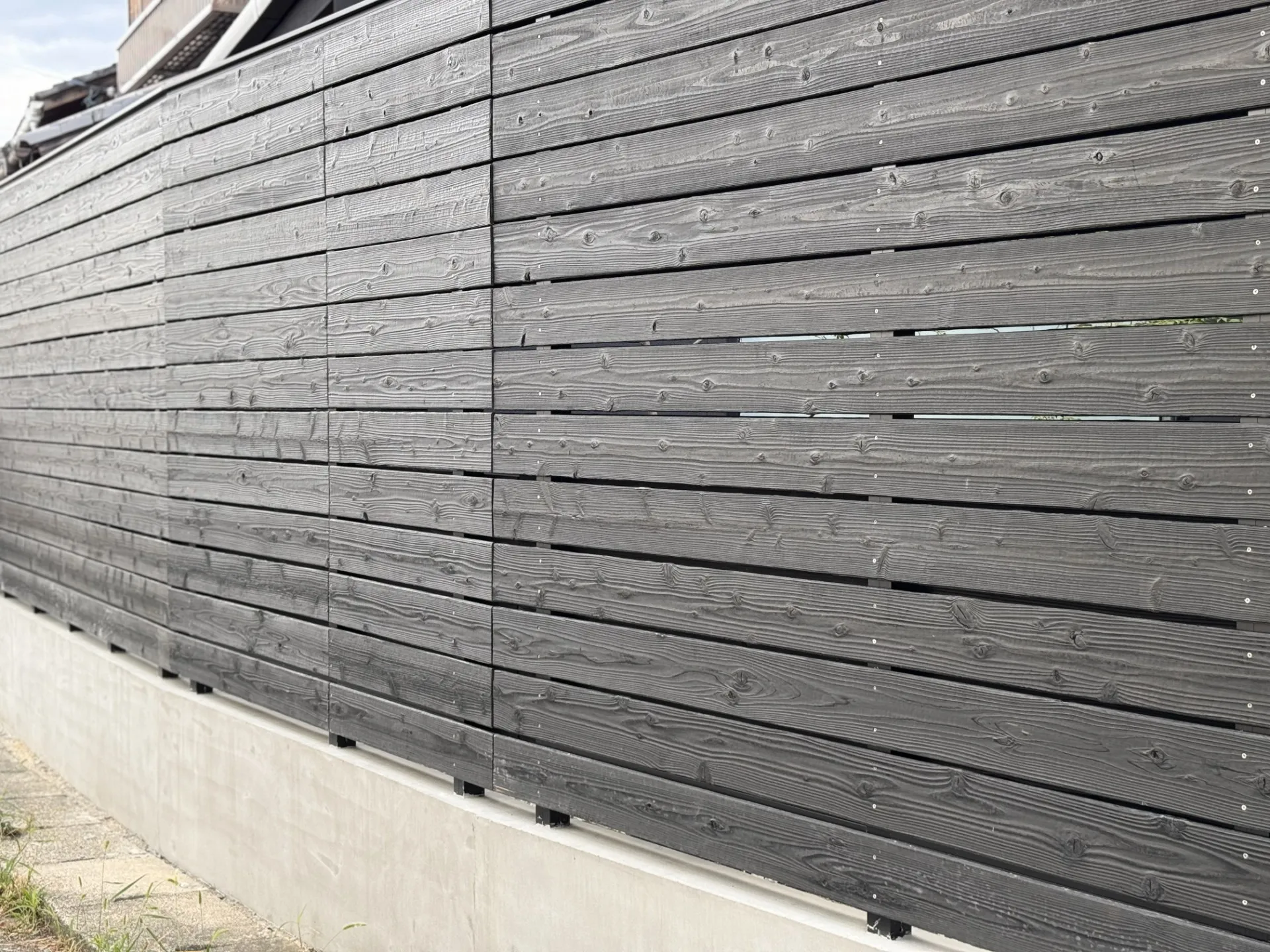 【メンテナンスの少ない外構デザイン】②｜滋賀で増えています｜外からの視線が気になる方へ｜｜近江八幡市｜滋賀｜外構｜エクステリア｜ガーデン｜庭一設計企画｜pino/niwaichi