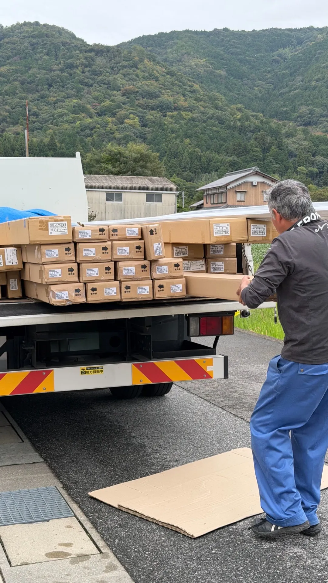 【東近江市五箇荘】LIXILカーポートSCの資材納品｜本日より工事スタート｜滋賀の外構・エクステリア｜滋賀の外構・庭づくりなら庭一設計企画｜滋賀｜外構｜エクステリア｜ガーデン｜庭一設計企画｜niwaichi